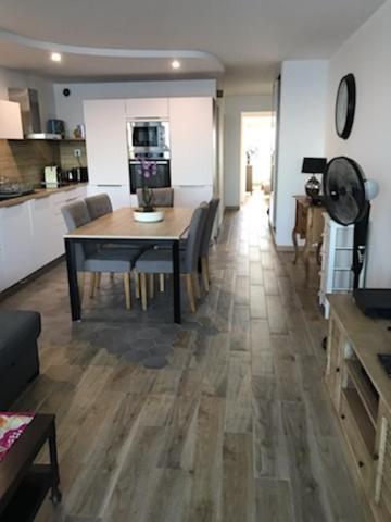 Appartement Face A La Mer - 6 A 8 Personnes - Canet En Roussillon Exteriör bild